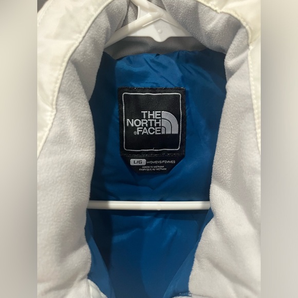 White north face coat - Picture 2 of 3